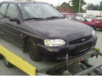 imagine dezmembrez-Ford-Escort-avariat-8703.htm