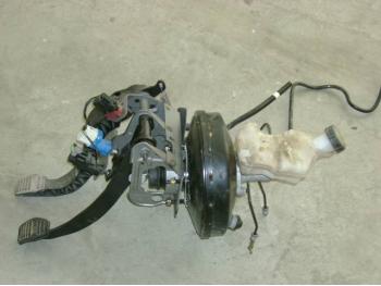 imagine dezmembrez-Ford-Fiesta-avariat-10254.htm