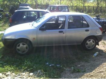 imagine dezmembrez-Ford-Fiesta-avariat-17831.htm