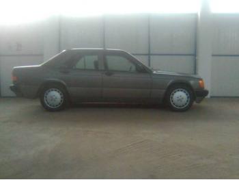 imagine dezmembrez-Mercedes-190-avariat-10869.htm