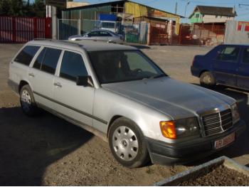 imagine dezmembrez-Mercedes-190-avariat-15638.htm