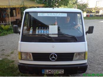 imagine dezmembrez-Mercedes-190-avariat-511.htm