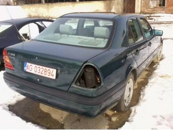 imagine dezmembrez-Mercedes-C180-avariat-11013.htm