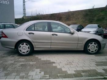 imagine dezmembrez-Mercedes-C220-avariat-11017.htm
