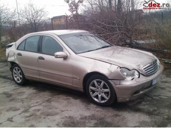 imagine dezmembrez-Mercedes-C220-avariat-18155.htm