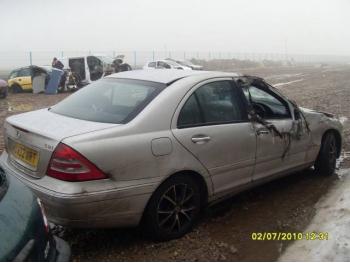 imagine dezmembrez-Mercedes-C220-avariat-2072.htm