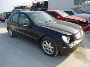 imagine dezmembrez-Mercedes-C220-avariat-21630.htm