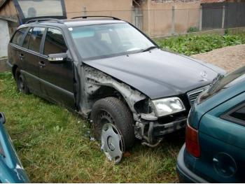 dezmembrez-Mercedes-C220-avariat-9460.htm imagine dezmembrez-Mercedes-C220-avariat-9460.htm