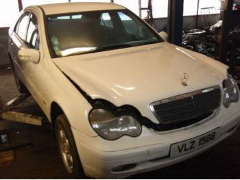 dezmembrez-Mercedes-C270-avariat-2088.htm imagine dezmembrez-Mercedes-C270-avariat-2088.htm