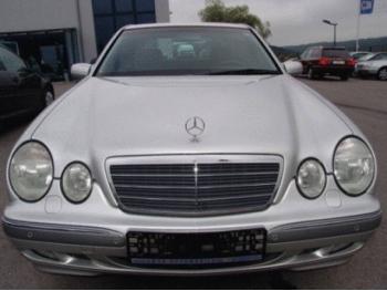 dezmembrez-Mercedes-E220-avariat-10464.htm imagine dezmembrez-Mercedes-E220-avariat-10464.htm