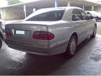 imagine dezmembrez-Mercedes-E220-avariat-1438.htm