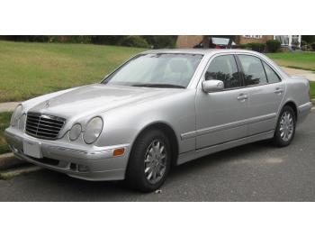 imagine dezmembrez-Mercedes-E220-avariat-27897.htm