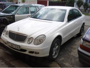 imagine dezmembrez-Mercedes-E220-avariat-2900.htm