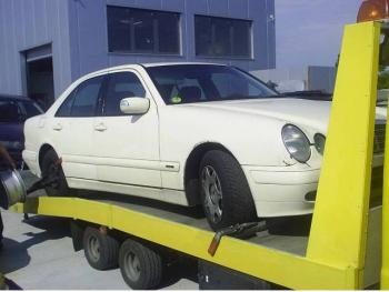 dezmembrez-Mercedes-E220-avariat-8719.htm imagine dezmembrez-Mercedes-E220-avariat-8719.htm