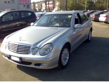 imagine dezmembrez-Mercedes-E270-avariat-11015.htm