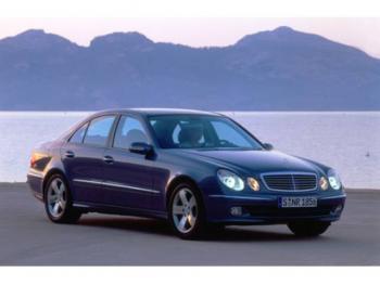 imagine dezmembrez-Mercedes-E270-avariat-12027.htm