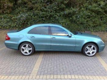 imagine dezmembrez-Mercedes-E270-avariat-21408.htm