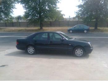 dezmembrez-Mercedes-E300-avariat-10871.htm imagine dezmembrez-Mercedes-E300-avariat-10871.htm