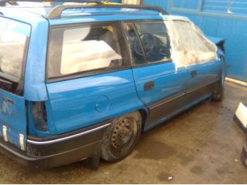 imagine dezmembrez-Opel-Astra-F-avariat-10873.htm