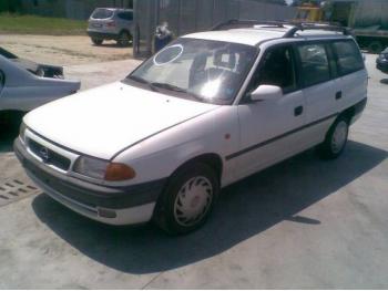 imagine dezmembrez-Opel-Astra-F-avariat-12646.htm