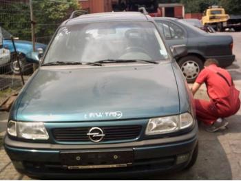 imagine dezmembrez-Opel-Astra-F-avariat-14112.htm
