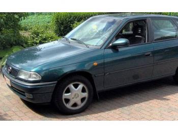 imagine dezmembrez-Opel-Astra-F-avariat-2459.htm