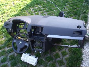 imagine dezmembrez-Opel-Astra-H-avariat-15599.htm
