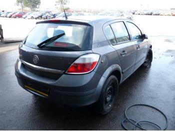 imagine dezmembrez-Opel-Astra-H-avariat-1560.htm