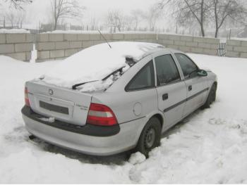 imagine dezmembrez-Opel-Vectra-B-avariat-10990.htm