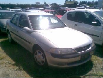 imagine dezmembrez-Opel-Vectra-B-avariat-12007.htm