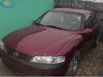 imagine dezmembrez-Opel-Vectra-B-avariat-15963.htm