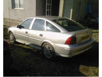 imagine dezmembrez-Opel-Vectra-B-avariat-1839.htm