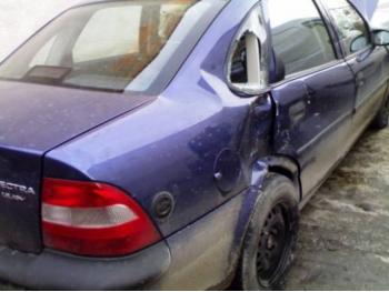 imagine dezmembrez-Opel-Vectra-B-avariat-537.htm