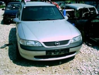 imagine dezmembrez-Opel-Vectra-B-avariat-742.htm