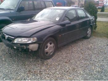 imagine dezmembrez-Opel-Vectra-B-avariat-748.htm