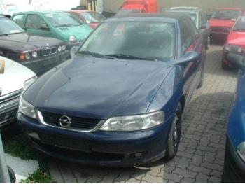imagine dezmembrez-Opel-Vectra-B-avariat-8737.htm