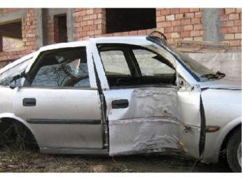 imagine dezmembrez-Opel-Vectra-avariat-809.htm