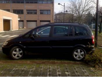 imagine dezmembrez-Opel-Zafira-avariat-10032.htm
