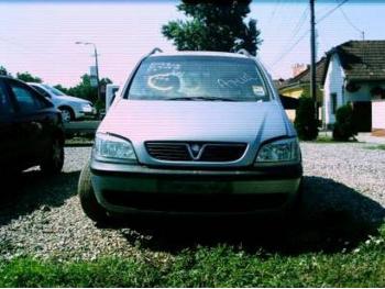 imagine dezmembrez-Opel-Zafira-avariat-745.htm
