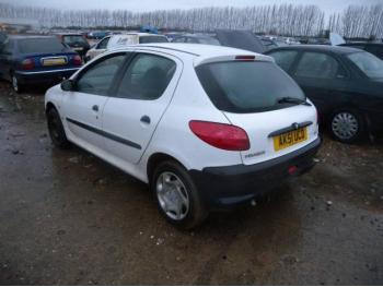 dezmembrez-Peugeot-206-avariat-1244.htm imagine dezmembrez-Peugeot-206-avariat-1244.htm