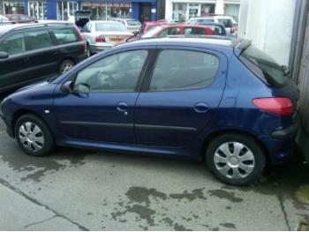 dezmembrez-Peugeot-206-avariat-19945.htm imagine dezmembrez-Peugeot-206-avariat-19945.htm