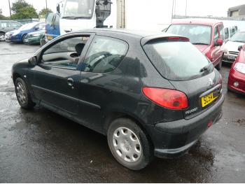 imagine dezmembrez-Peugeot-206-avariat-26636.htm