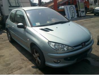 imagine dezmembrez-Peugeot-206-avariat-27553.htm