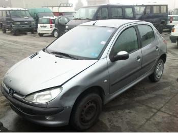 dezmembrez-Peugeot-206-avariat-27558.htm imagine dezmembrez-Peugeot-206-avariat-27558.htm