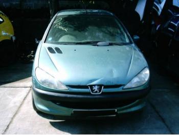imagine dezmembrez-Peugeot-206-avariat-703.htm