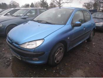 dezmembrez-Peugeot-206-avariat-925.htm imagine dezmembrez-Peugeot-206-avariat-925.htm
