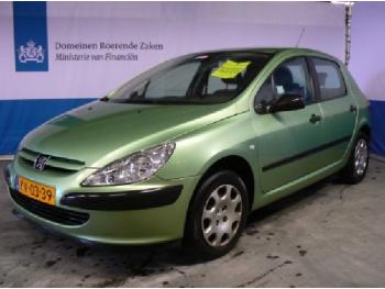 imagine dezmembrez-Peugeot-307-avariat-19732.htm