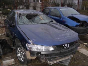 imagine dezmembrez-Peugeot-406-avariat-12544.htm
