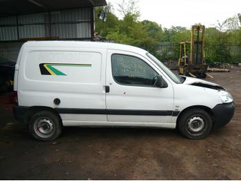 dezmembrez-Peugeot-Partner-avariat-26645.htm imagine dezmembrez-Peugeot-Partner-avariat-26645.htm