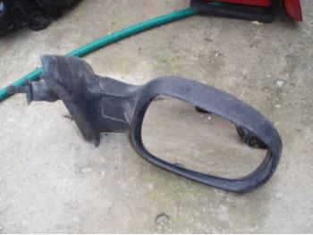dezmembrez-Renault-Clio-I-avariat-13340.htm imagine dezmembrez-Renault-Clio-I-avariat-13340.htm